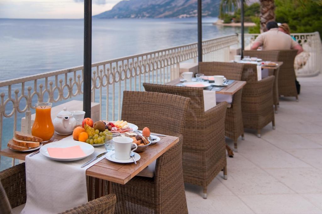 Hotel Sunceva Postelja Brela Bagian luar foto