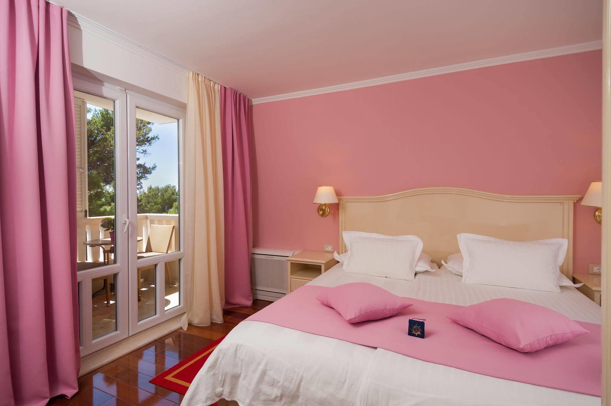 Hotel Sunceva Postelja Brela Bagian luar foto